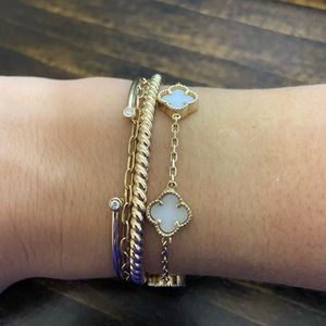 Four leaf clover bracelet